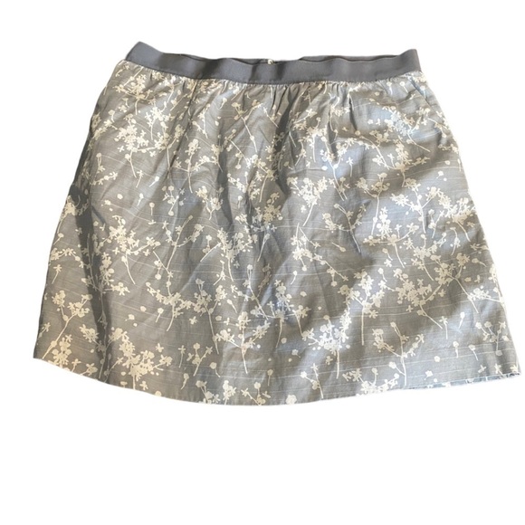 Ann Taylor Gray and white Floral skirt - Picture 1 of 7